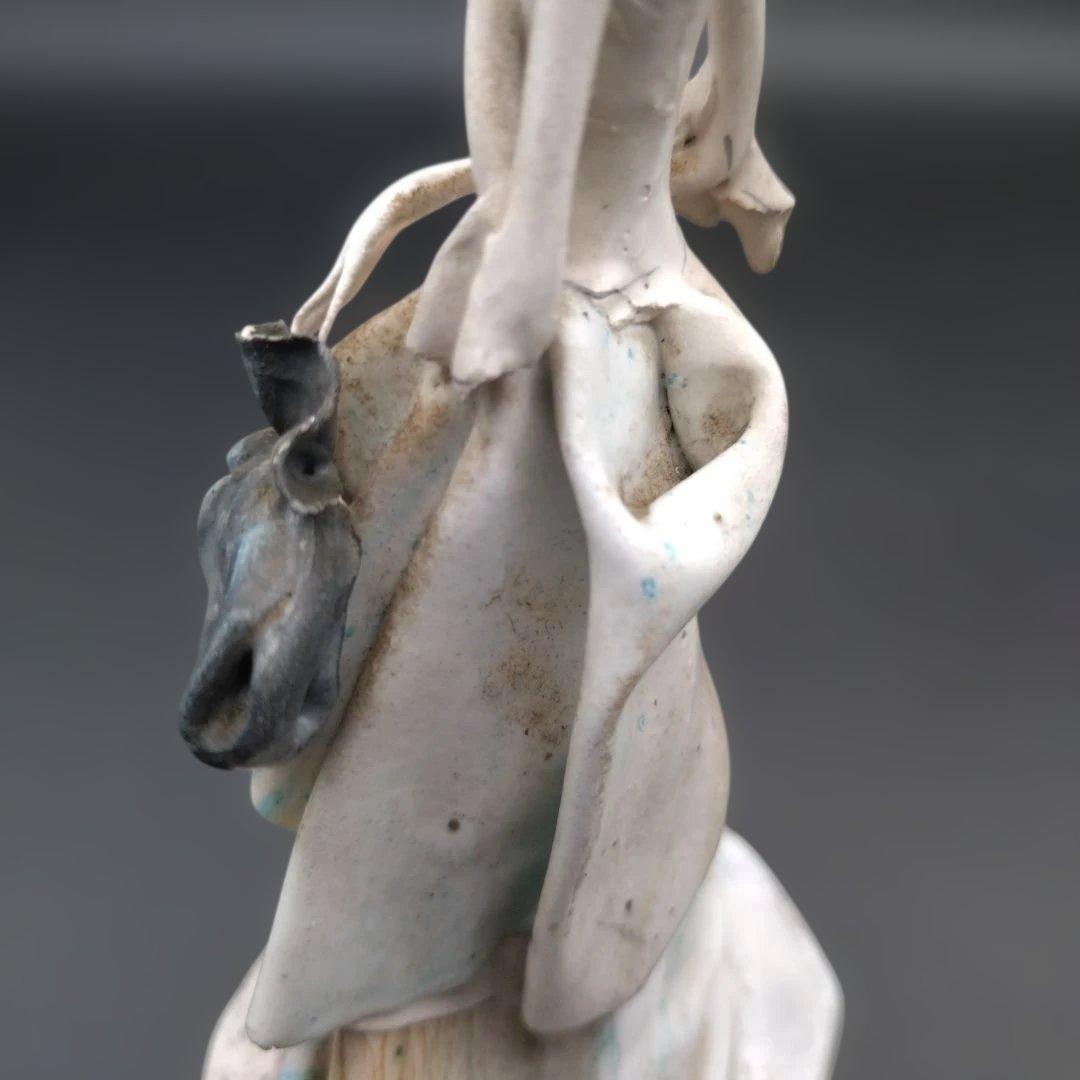 ドルスバラード　イタリア製　アンティーク風女性像 陶器製フィギュア