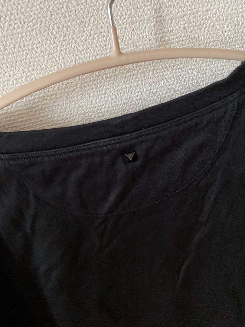 ヴァレンティノ　メンズ　Tシャツ　黒