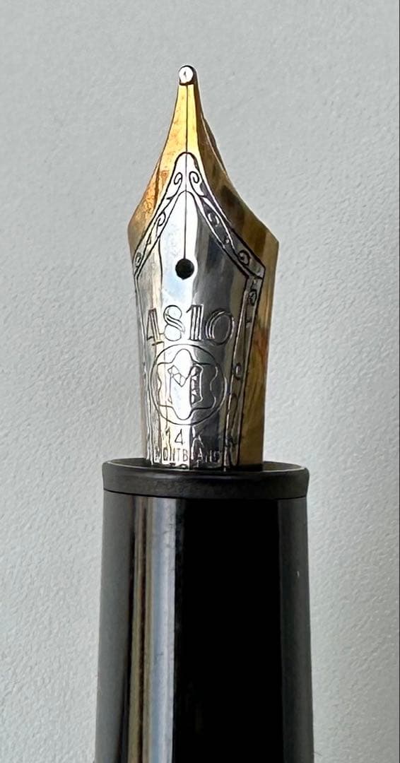 【期間限定セール】MONTBLANCマイスターシュテュック 146 Mニブおまけ