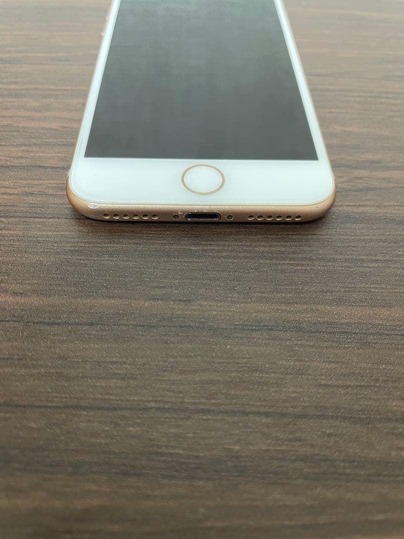 iPhone8 本体　ゴールド　64GB