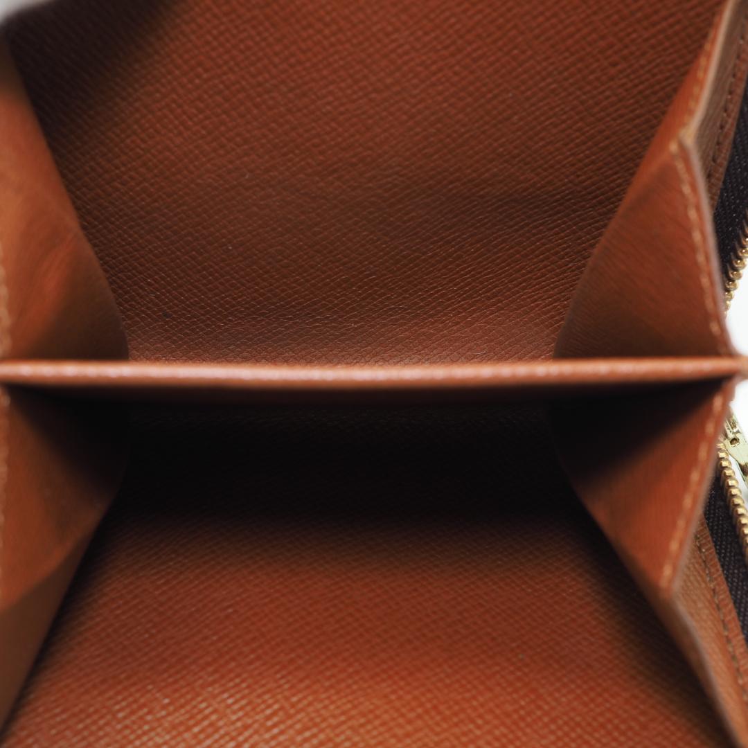 ルイヴィトン モノグラム コンパクトジップ 二つ折り財布