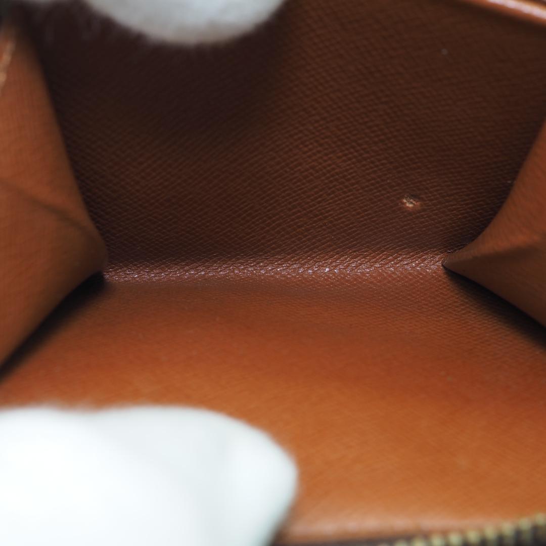 ルイヴィトン モノグラム コンパクトジップ 二つ折り財布