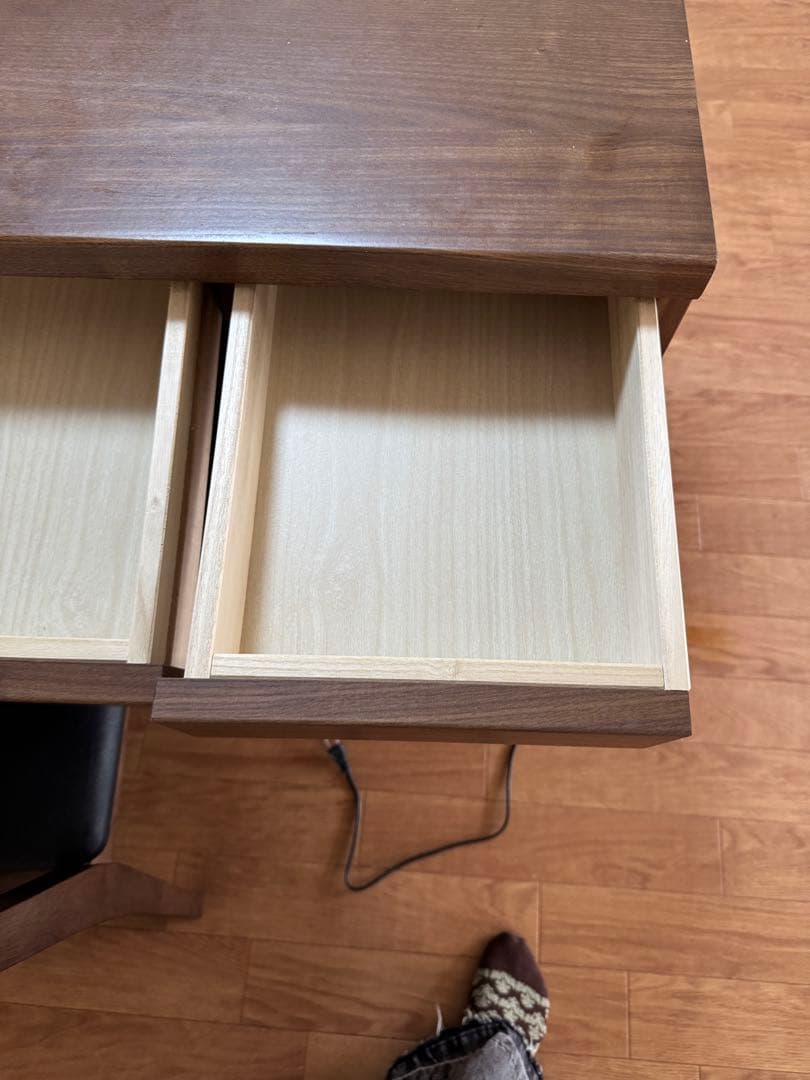 24時間限定　さらに値下げ中！　送料込み　ドレッサー、チェアセット