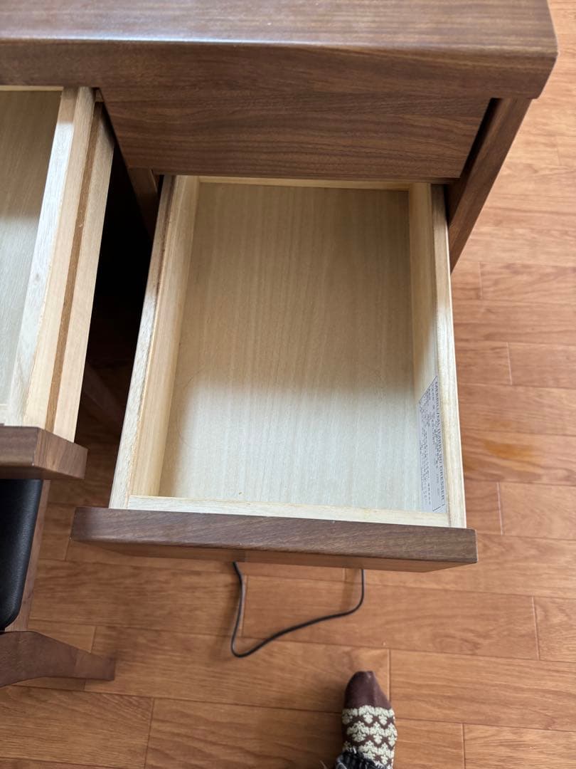 24時間限定　さらに値下げ中！　送料込み　ドレッサー、チェアセット