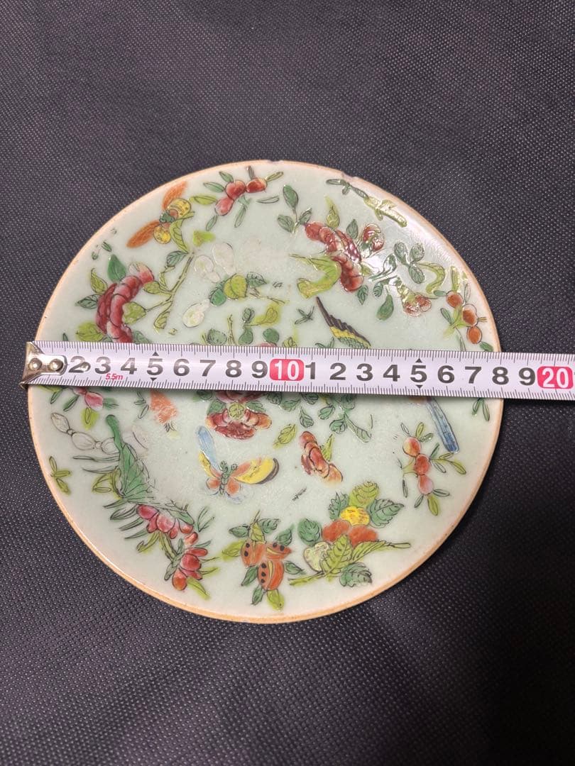 中国古美術品　清の時代　花卉蝶鳥中皿　18cm