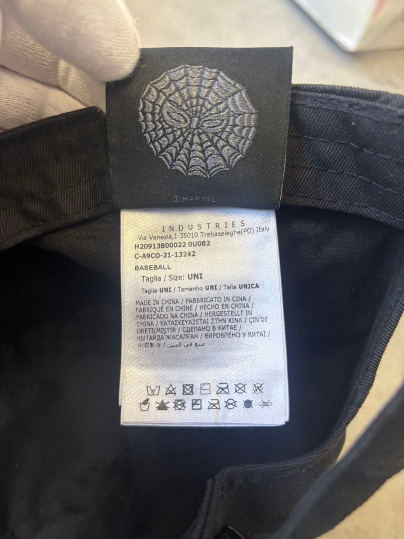 MONCLER ❌スパイダーマン　キャップ