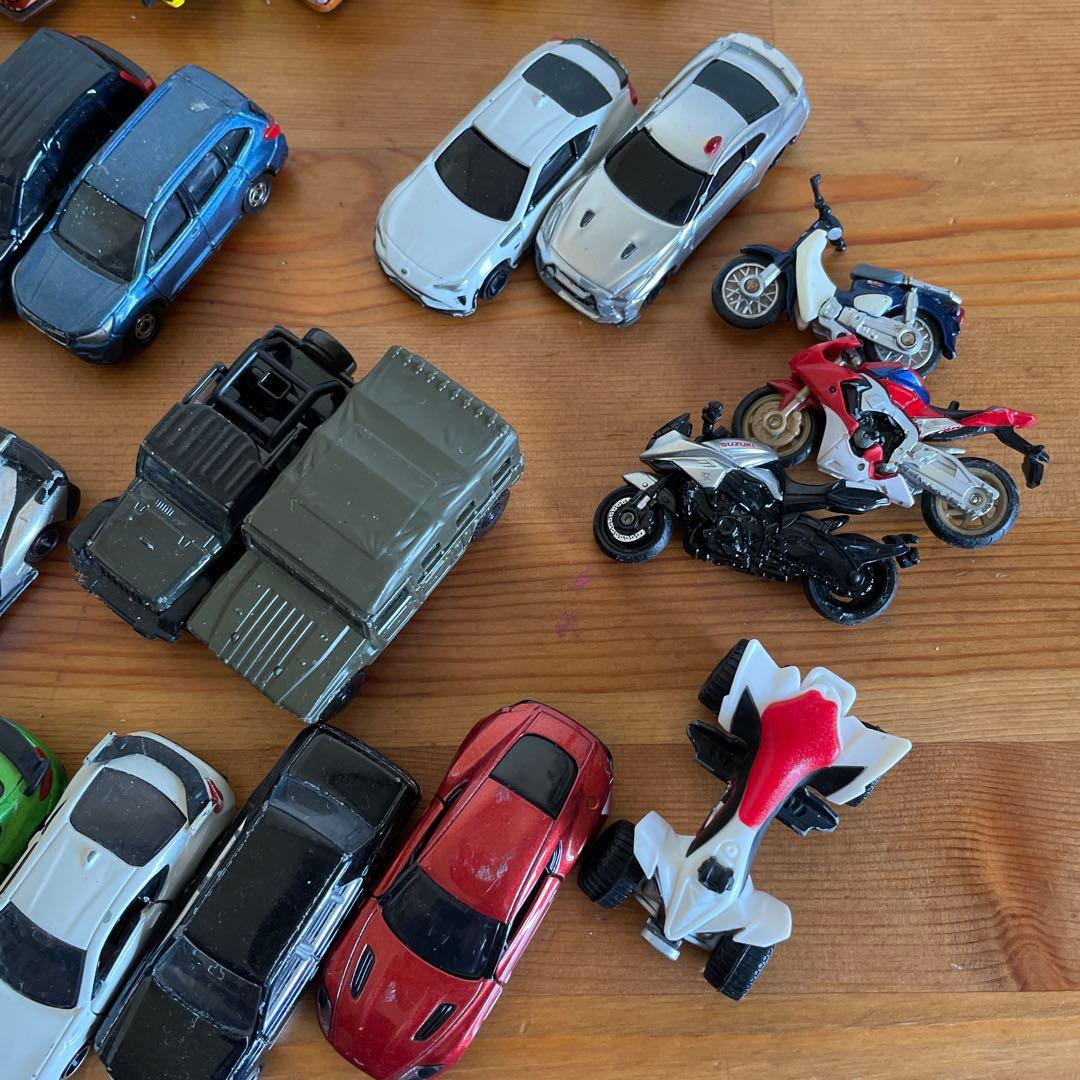 トミカ８２台セット販売