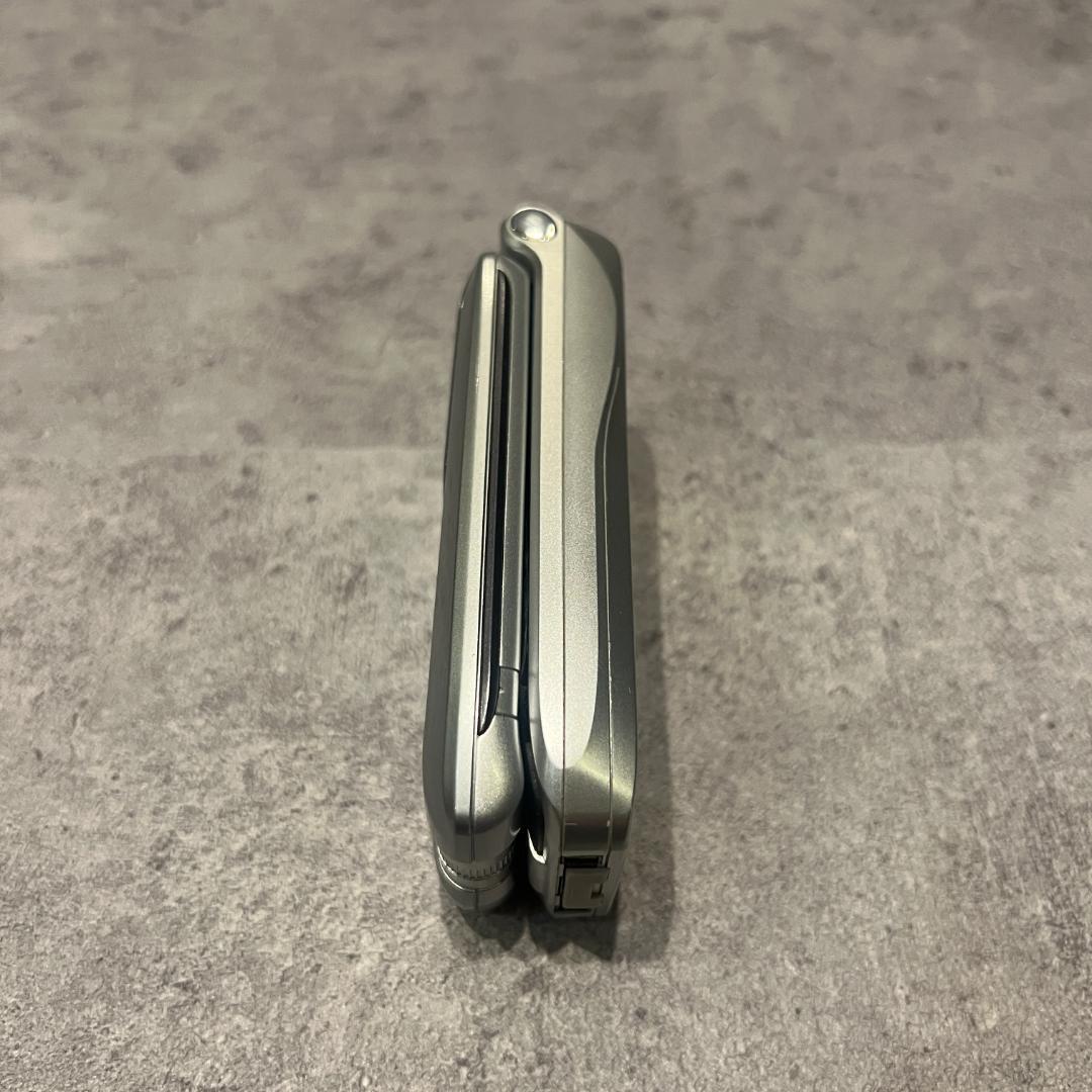 ドコモdocomoFOMAガラケーF2051シルバー未使用に近い付属品あり