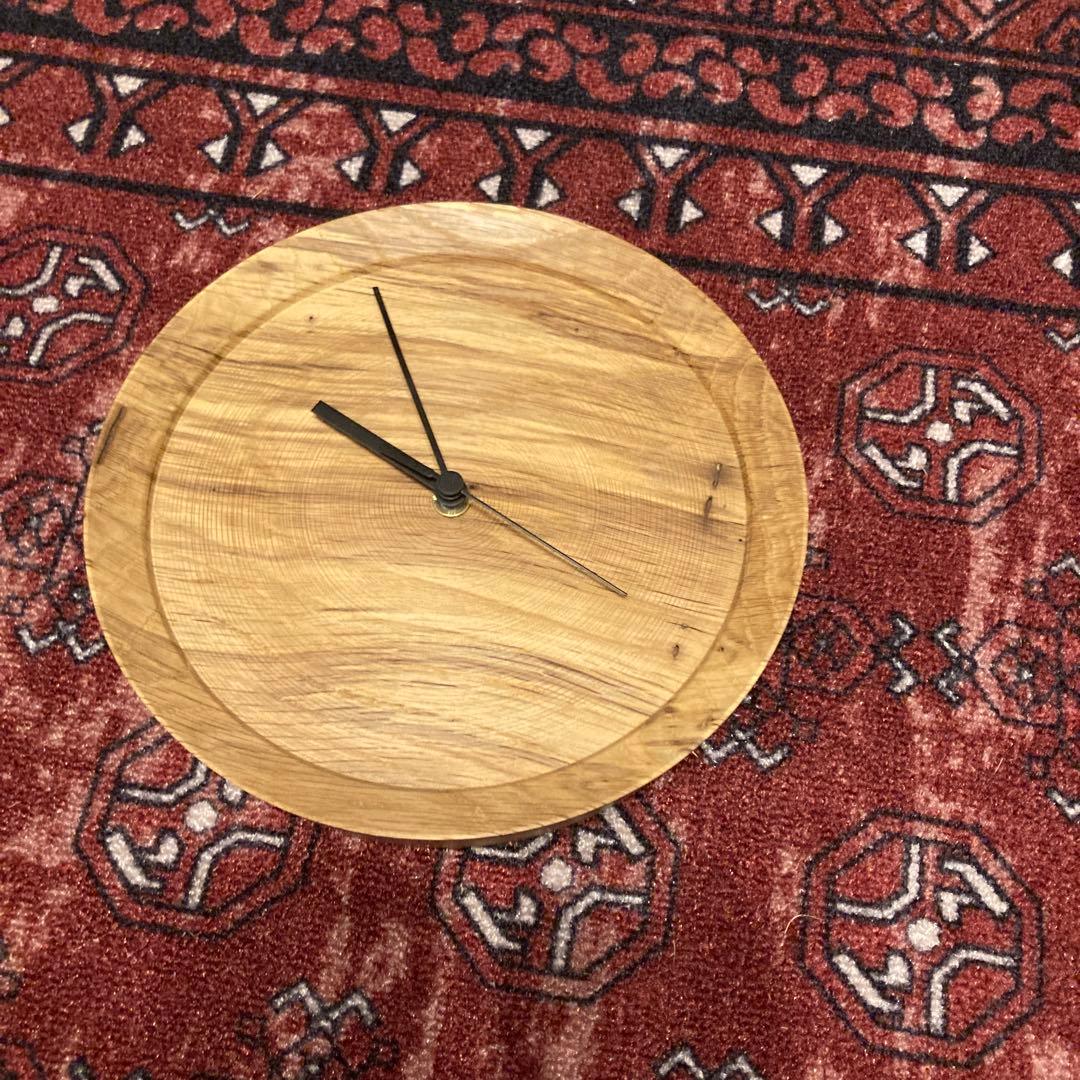 RetRe リツリ 虫食いの掛け時計 楢材 自然虫喰い材 里山再生 丸型