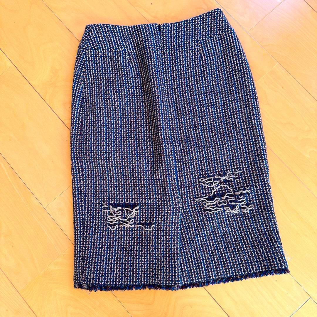 《美品》CHANEL ツイード　膝丈スカート　ウール　ライオン金具