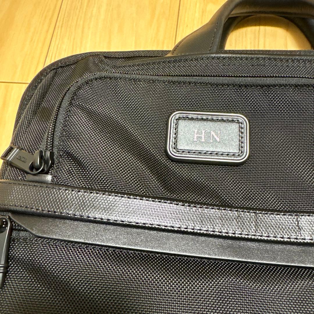 【週末限定値下】コンパクト・ラージ・スクリーン・ラップトップ・ブリーフ｜TUMI