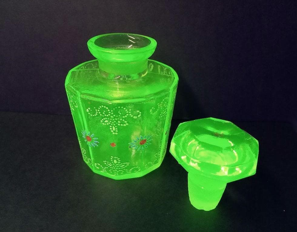 ★P0101★アンティーク　ウランガラス　エナメル花絵 　蓋付き瓶