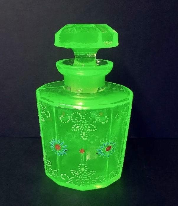 ★P0101★アンティーク　ウランガラス　エナメル花絵 　蓋付き瓶