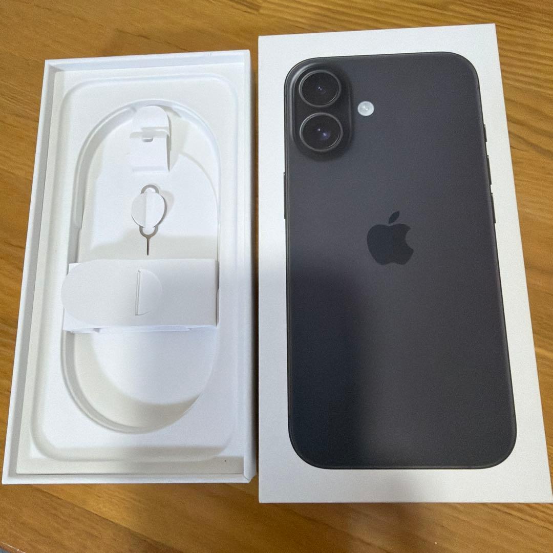 Apple iPhone16 ブラック 本体