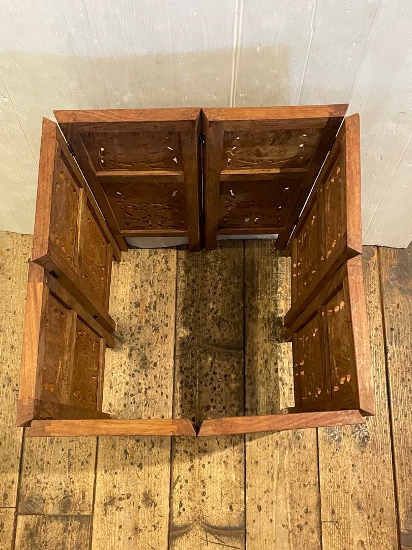 サイドテーブル　木製　木彫　アンティーク　住まい　机　美術品　工芸品