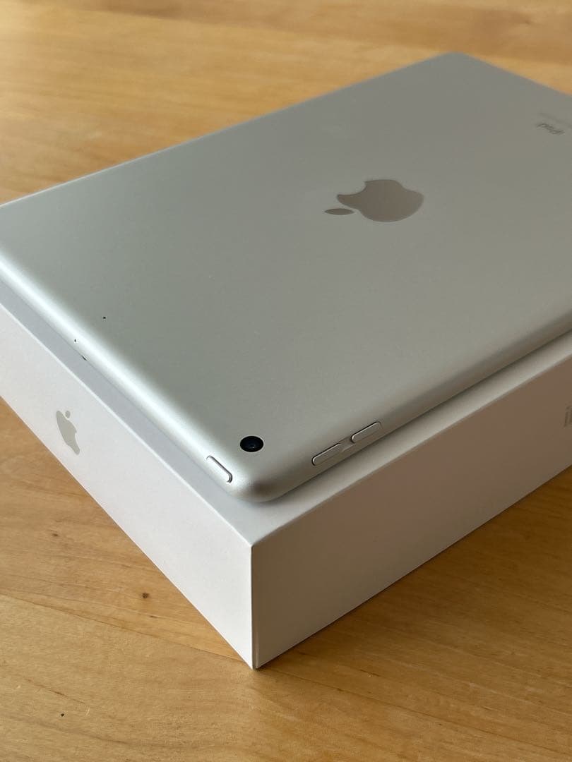 iPad 第7世代 Wi-Fiモデル 32GB シルバー 美品