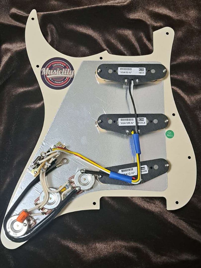 ストラトキャスターSSSアセンブリ Fenderストラトクラシック60年代復刻