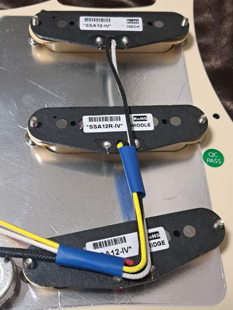 ストラトキャスターSSSアセンブリ Fenderストラトクラシック60年代復刻