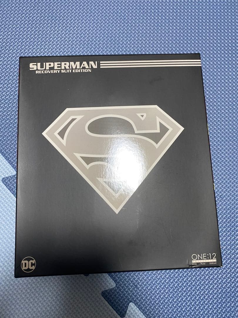mezco スーパーマン リカバリースーツ