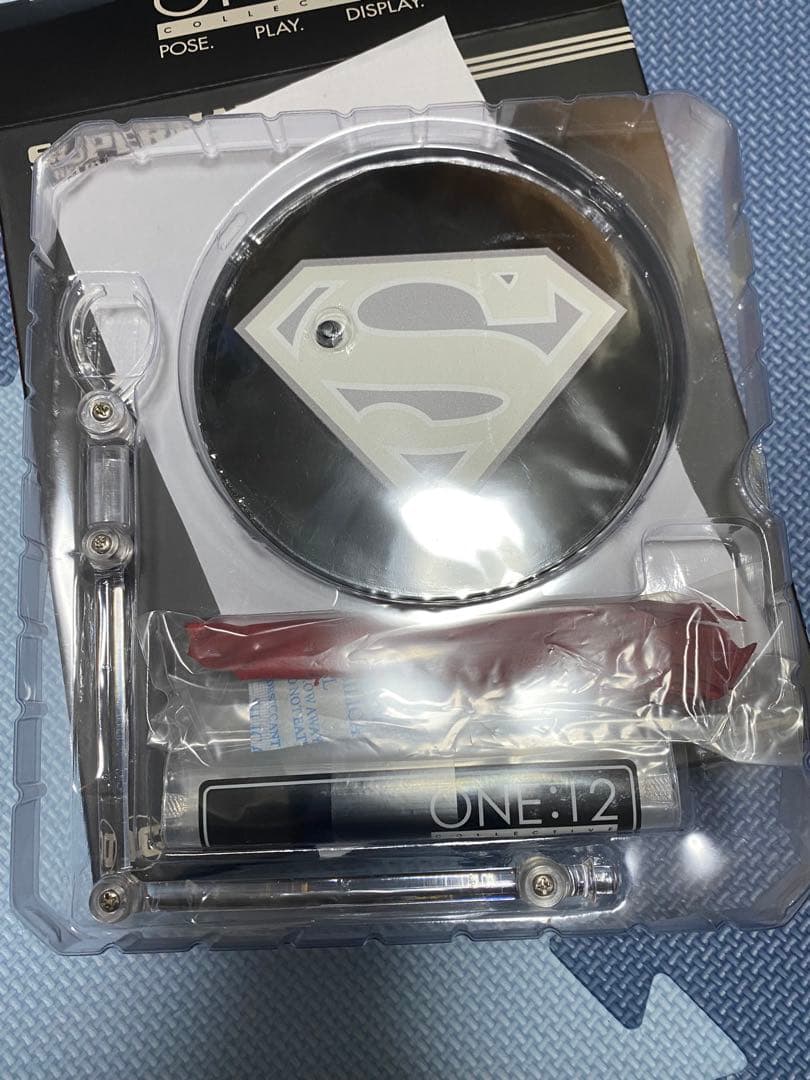 mezco スーパーマン リカバリースーツ