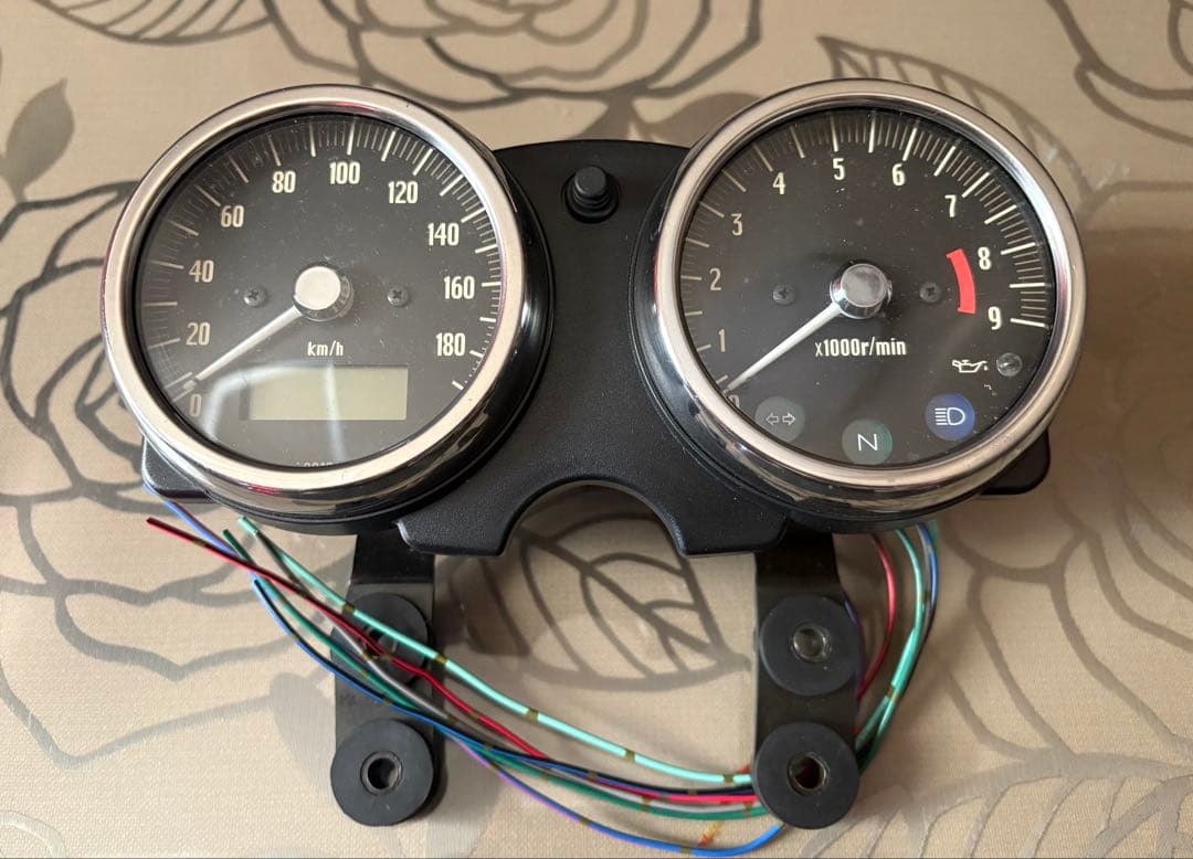 【純正 W400　スピードメーター】