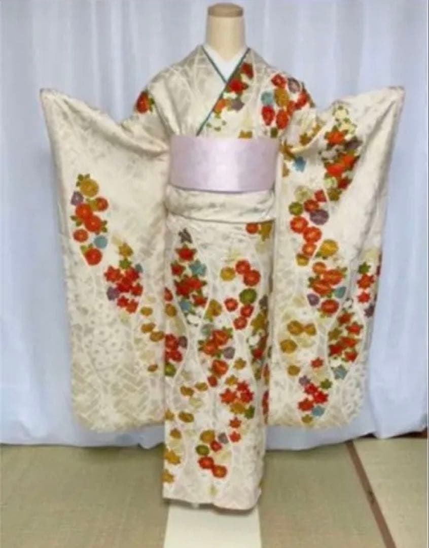 振袖 クリーム色 花柄