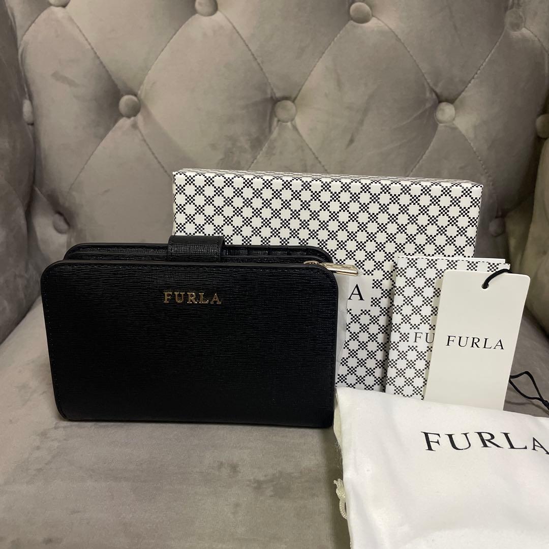 【新品未使用】FURLA フルラ　折り財布　二つ折り財布　黒　ブラック　レザー