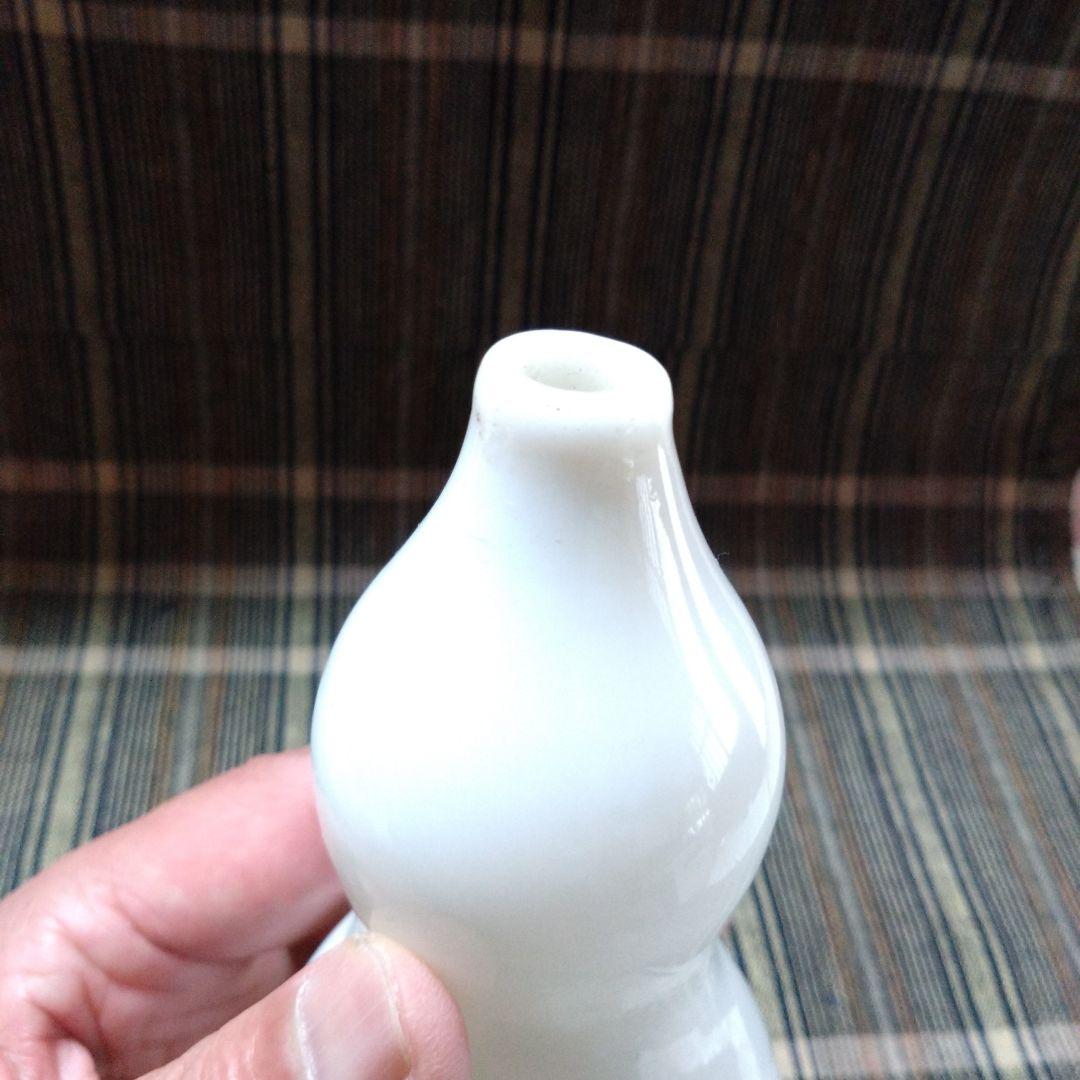 乳白色瓢形ガラス徳利