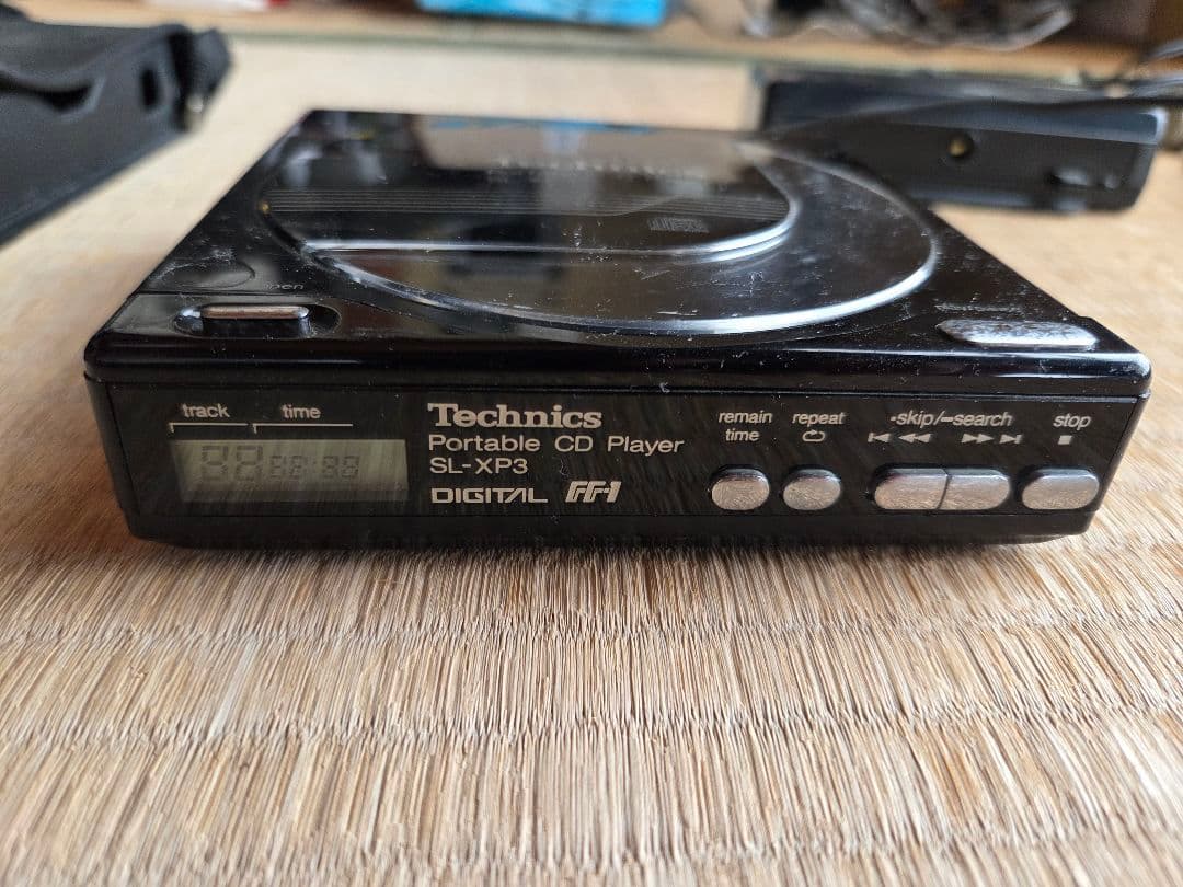 ジャンク　テクニクス　SL-XP3　ポータブルCDプレイヤー