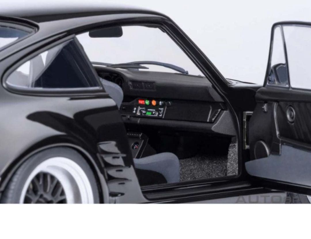 二*父様 【新品未開封】湾岸ミッドナイト　ポルシェ911 オートアート　1/18