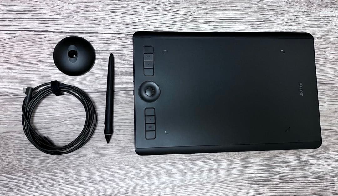 Wacom intuos pro Medium 本体＋付属品セット