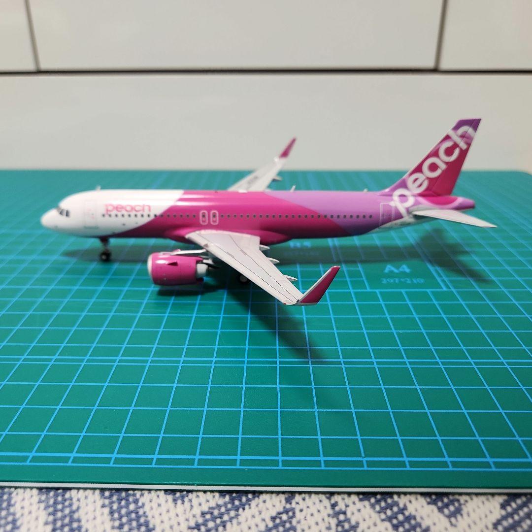 （未使用）1/200 ピーチ A320neo 旅客機（ダイキャスト）