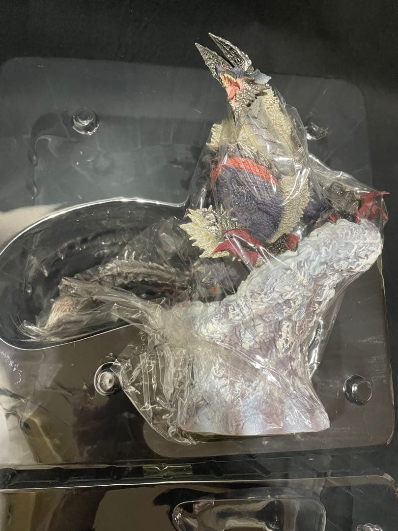 フィギュアビルダー　クリエイターズモデル　獄狼竜ジンオウガ（亜種）