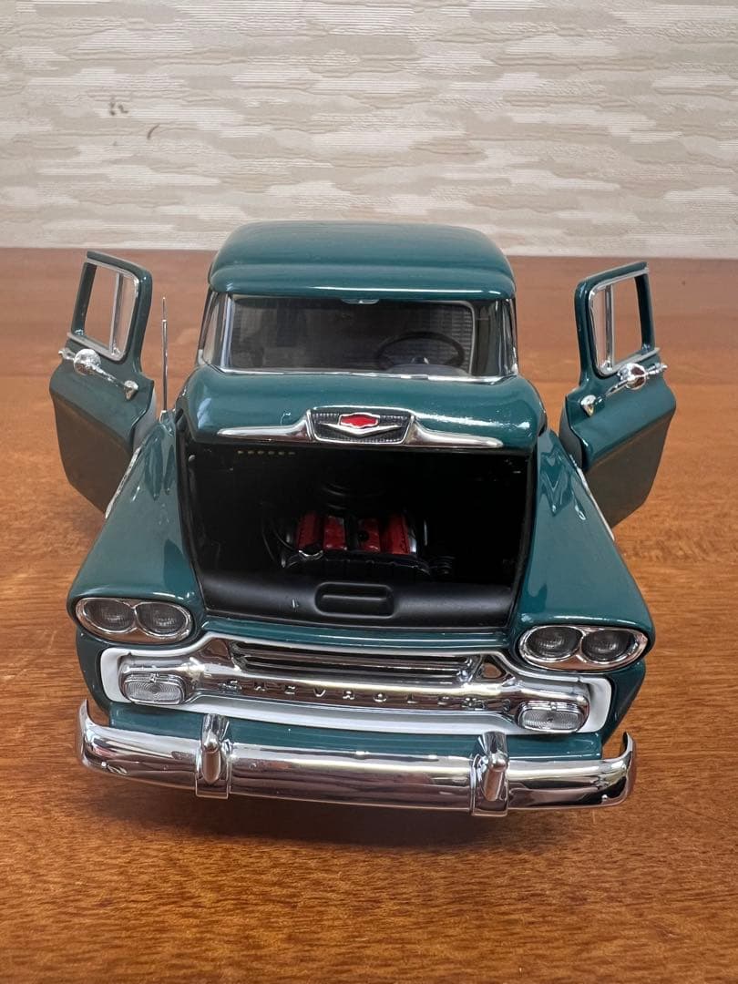 No197 ミニカー1/24 CHEVROLET APACHE PICKUP