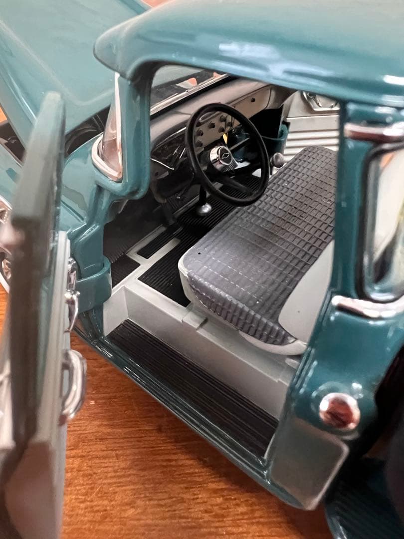 No197 ミニカー1/24 CHEVROLET APACHE PICKUP