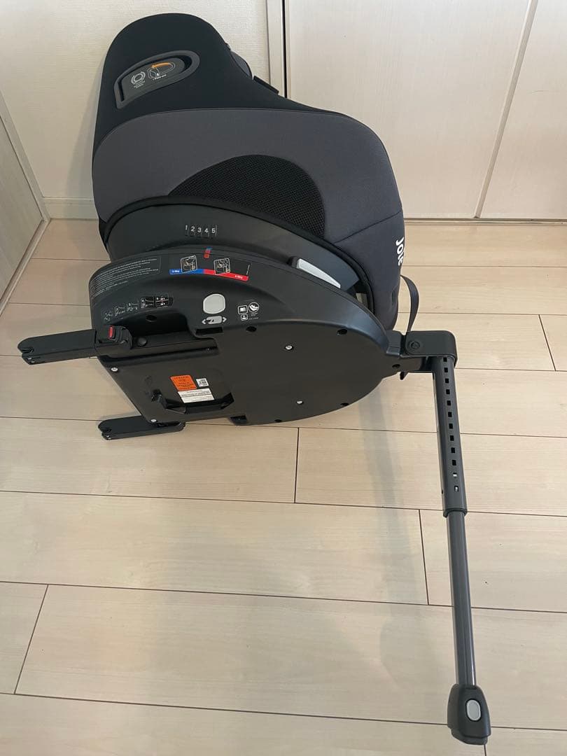 Joie 360°回転式チャイルドシート