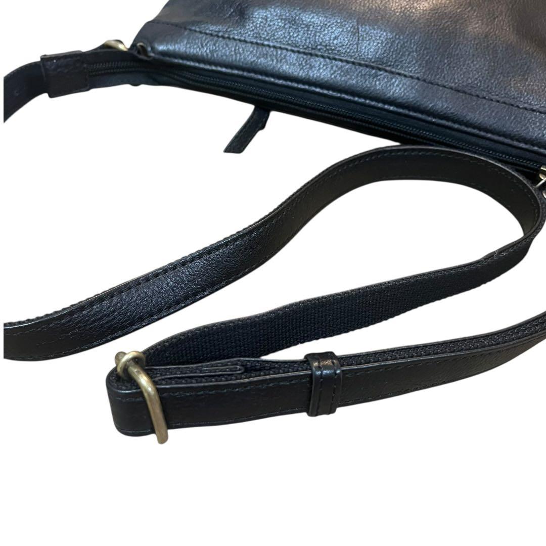 【ほぼ未使用】ダコタ ショルダーバッグ ジェントリー レザー ブラック 斜め掛け