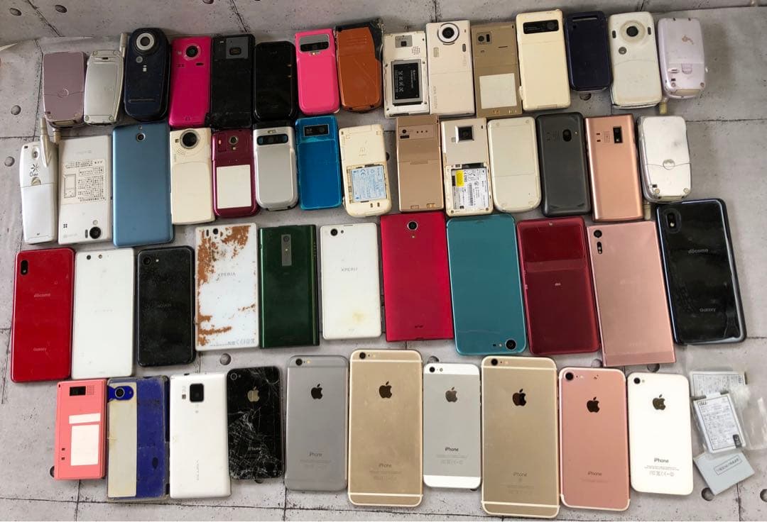 携帯電話 ジャンク品 計50台 まとめ売(L125)