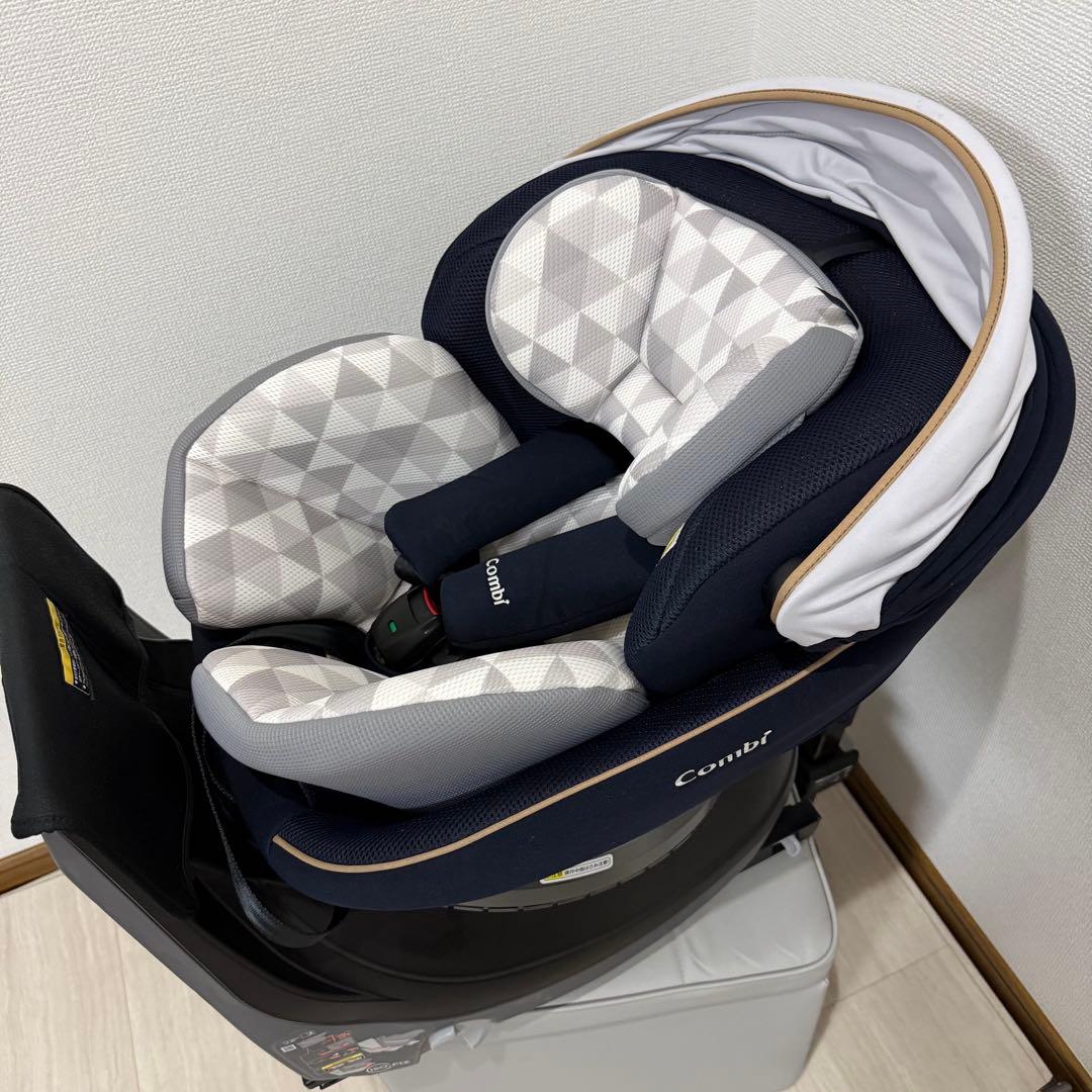 【美品】コンビクルムーヴスマート JL-590 チャイルドシート