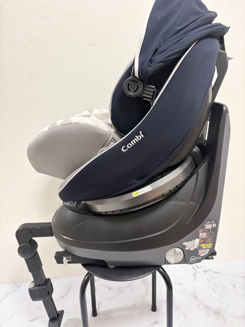 美品　コンビ　クルムーヴスマート　ISOFIX エッグショック　紺　回転式