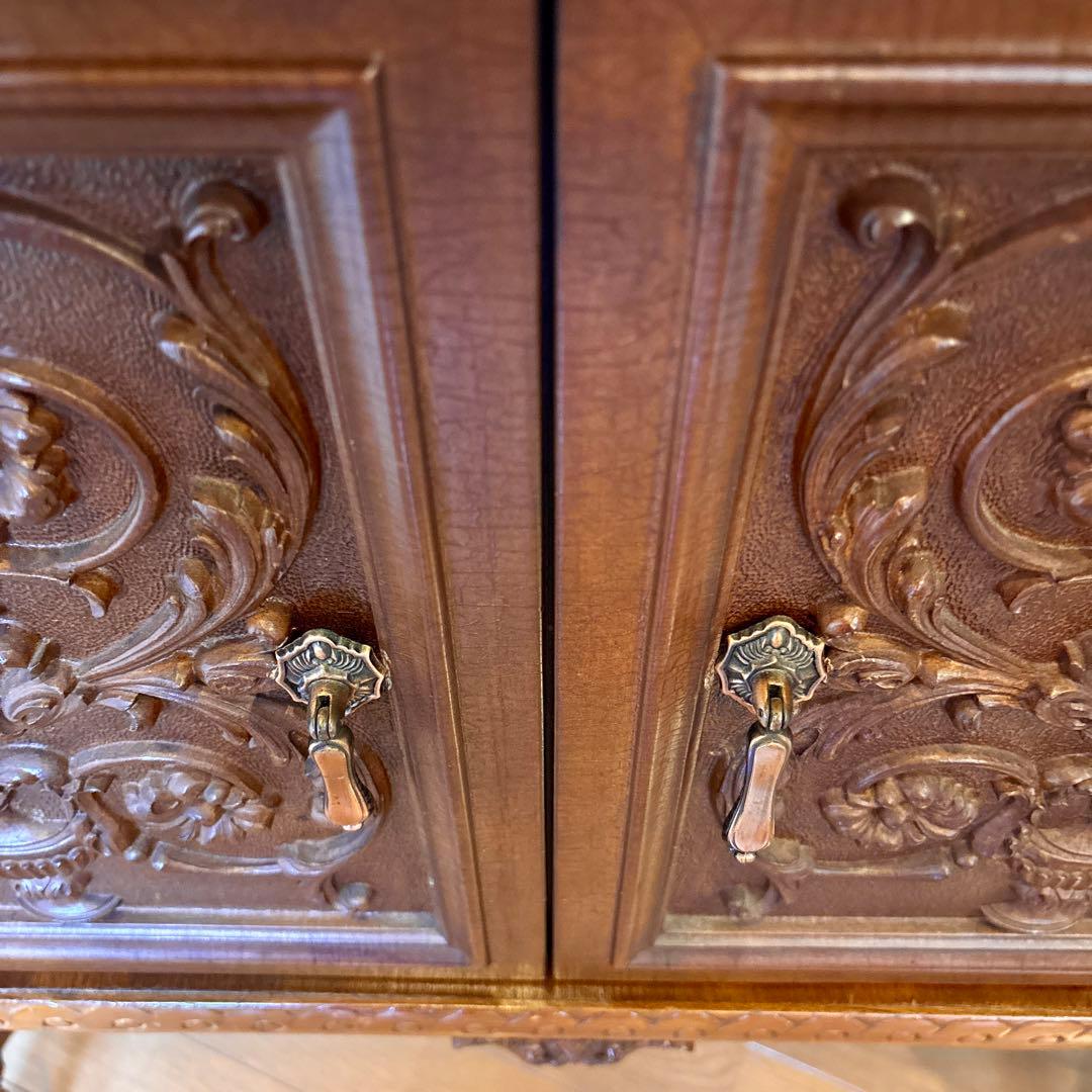 イタリア製 アンティーク彫刻サイドボード(ドイリー付き)天使の絵画はオマケ☆