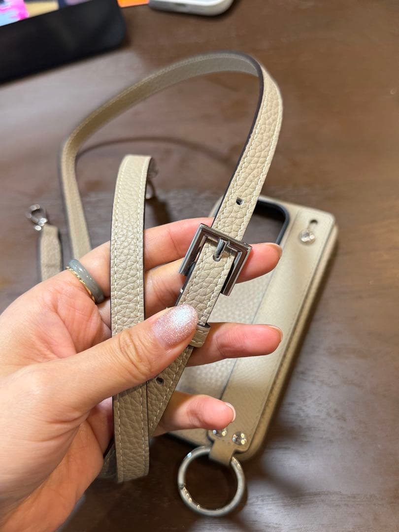 ボナペンチュラ iPhone16Pro レザーケース ショルダーストラップセット