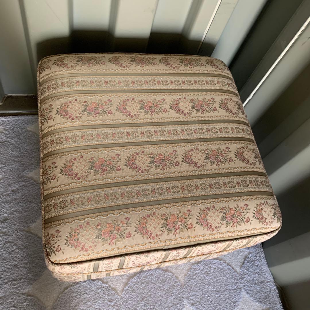 オットマン・スツール Demis777