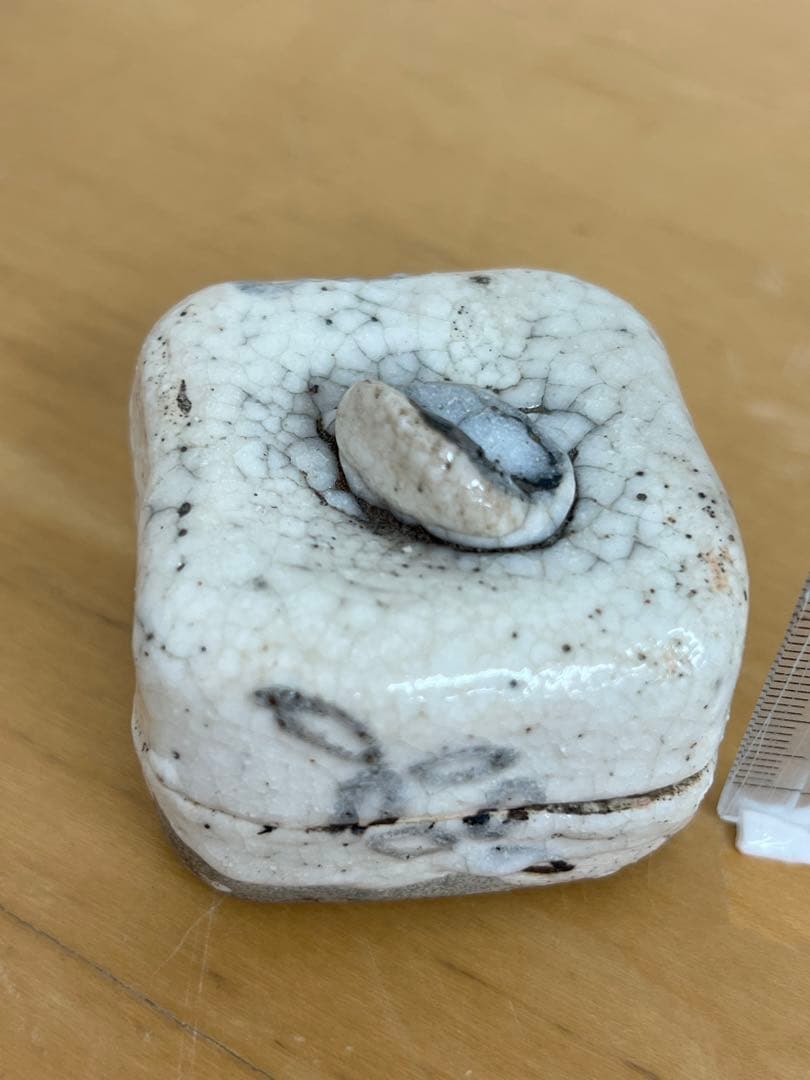 日本製　志野焼香合　アンティーク　唐物　古美術品　コレクション　骨董　江戸　青磁