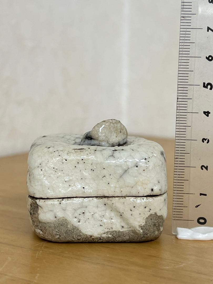 日本製　志野焼香合　アンティーク　唐物　古美術品　コレクション　骨董　江戸　青磁