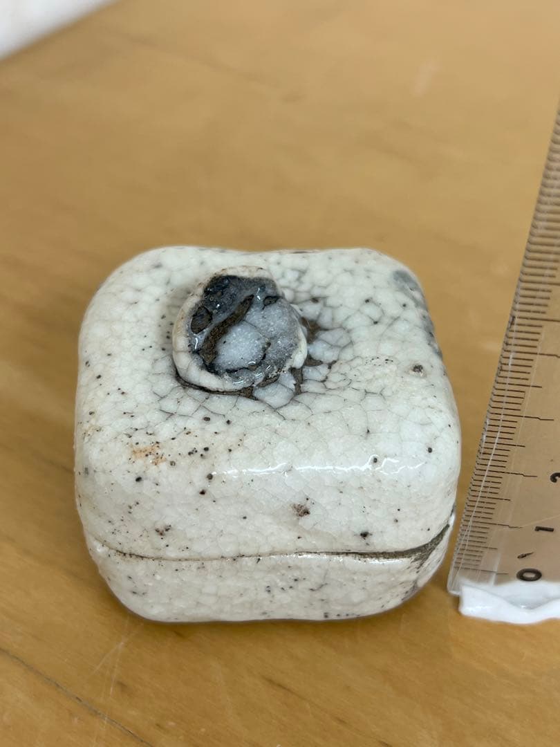 日本製　志野焼香合　アンティーク　唐物　古美術品　コレクション　骨董　江戸　青磁