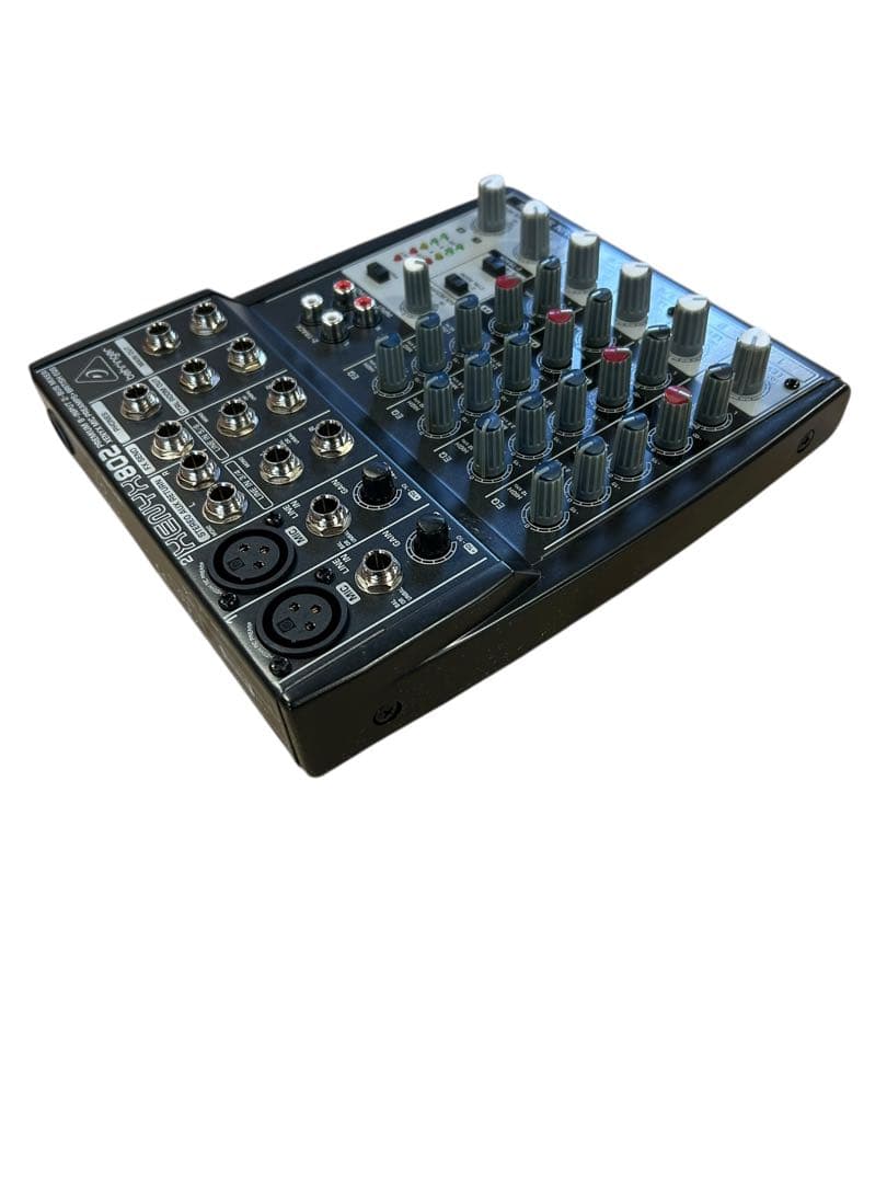 通電確認のみ　Behringer XENYX 802 アナログミキサー 本体