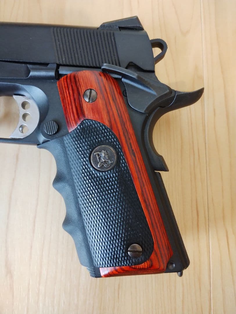 KSC M.E.U. Pistol .45 ガスガン　バイオハザード８風カスタム