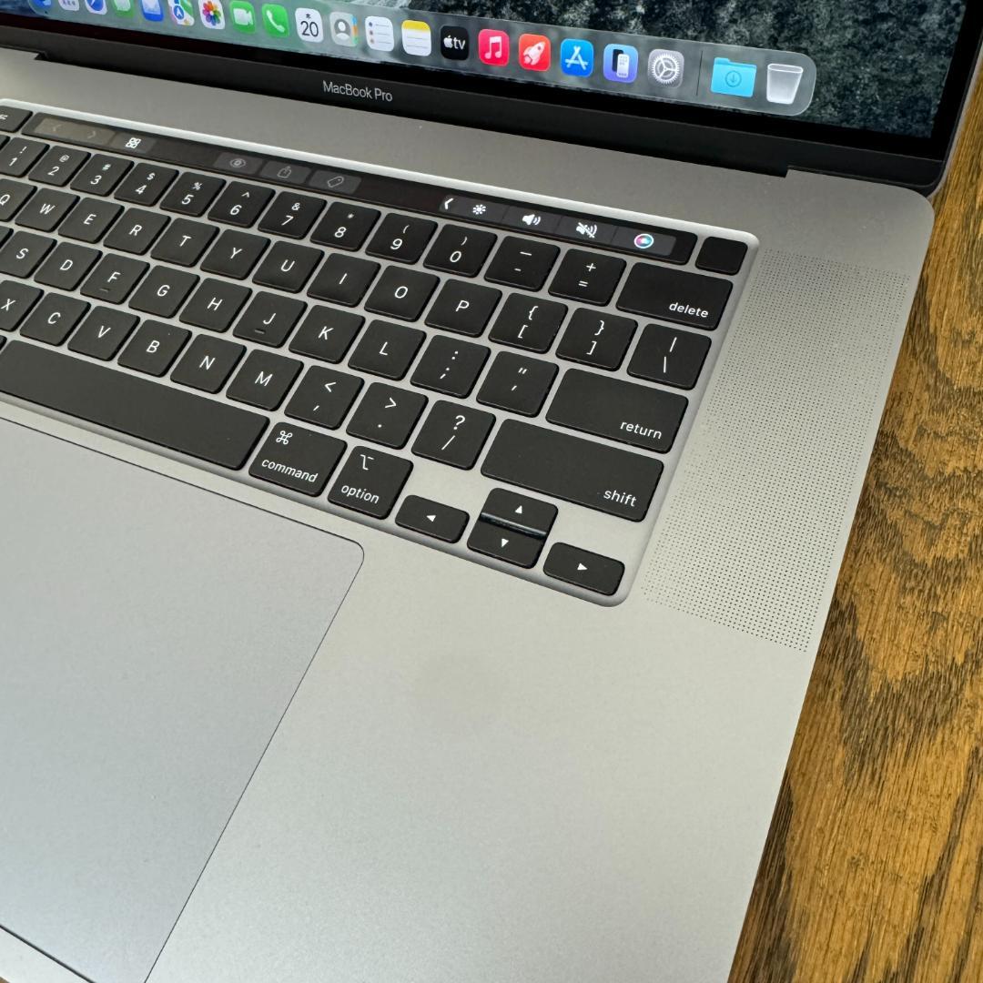 MacBookPro16 Core i9 1TB メモリ32GB A2141