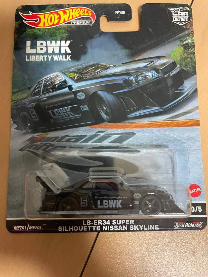 ホットウィール マウンテンドリフターズ LBWK ニッサン スカイラインチェイス